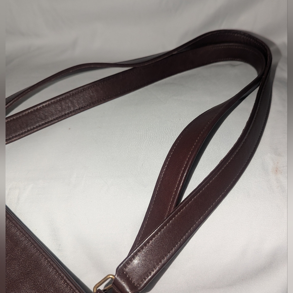 Vintage Coach Lightweight Tote In Glove Tanned Mahogany Leather. 4065 - Picture 9 of 14